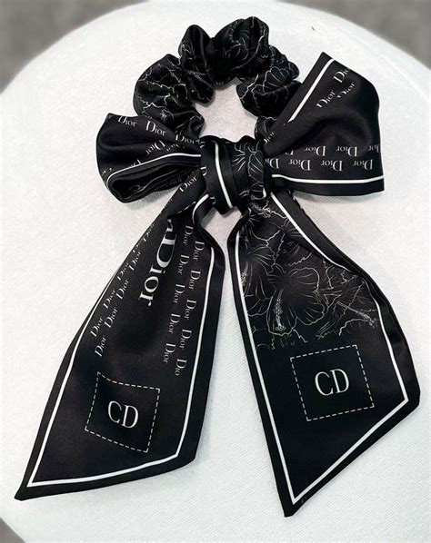 dior ヘアアクセ